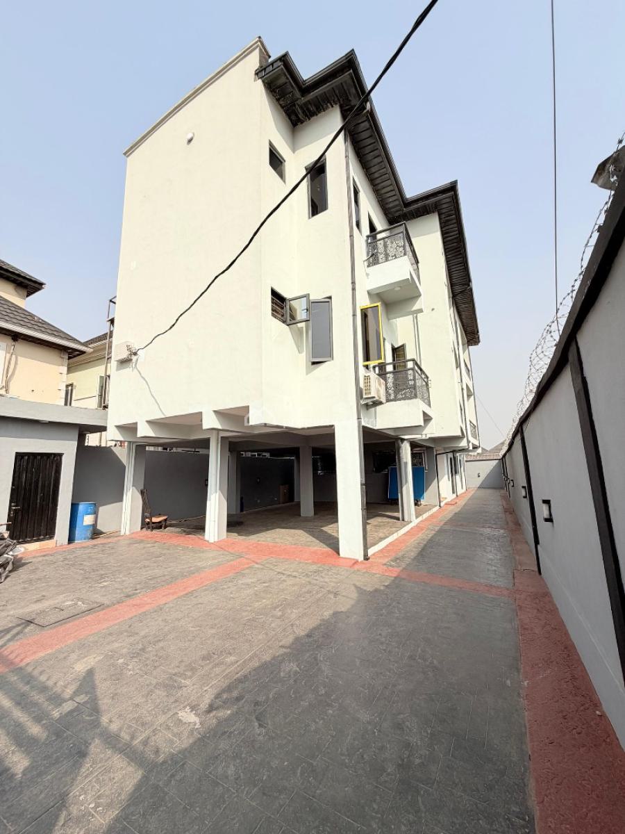 Outstanding  2 Bedroom Apartment, Gra Phase 1, Magodo, Lagos, Flat / Apartment for Sale