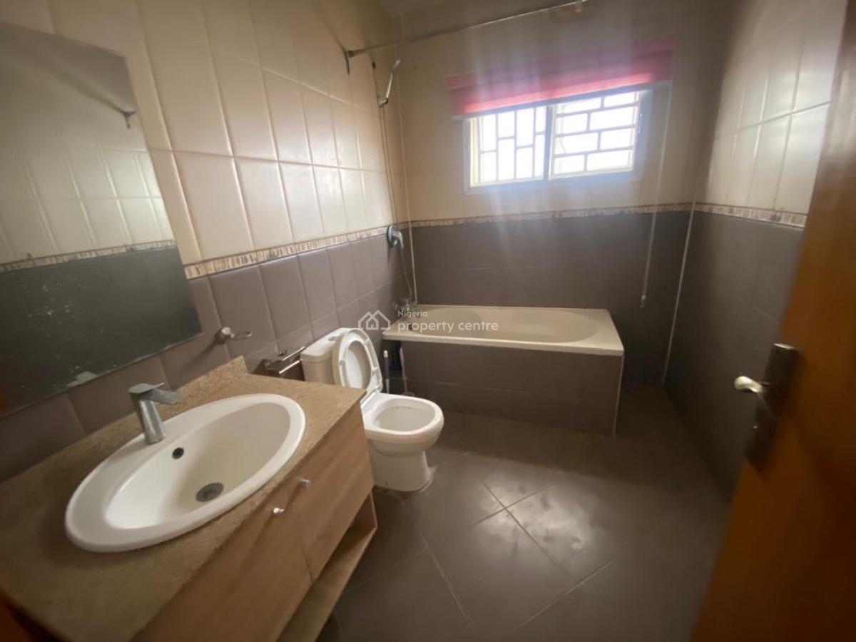 4 Bedroom Semi Detached House with Bq, Lekki Phase 1, Lekki, Lagos, Semi-detached Duplex for Rent