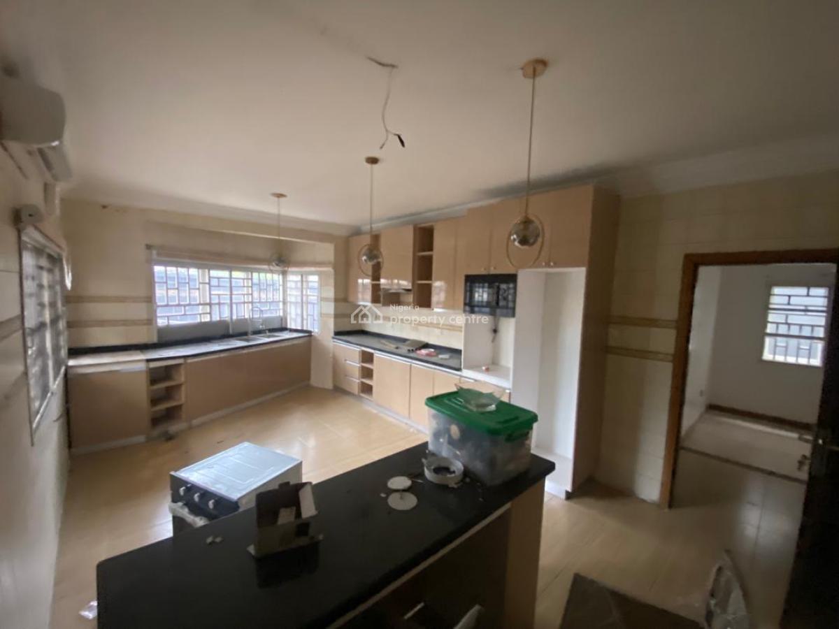 4 Bedroom Semi Detached House with Bq, Lekki Phase 1, Lekki, Lagos, Semi-detached Duplex for Rent