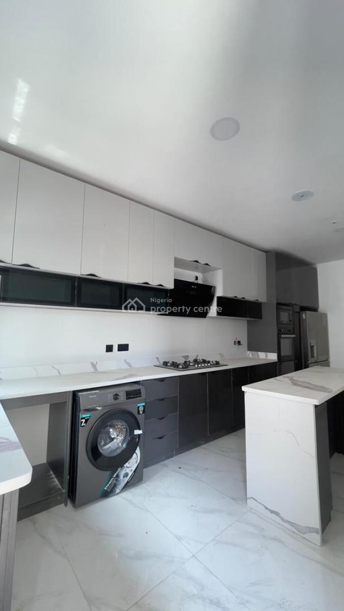 Luxury 2-bedroom Apartment with Fully Fitted Bq, Lekki Phase 1, Lekki, Lagos, Flat / Apartment for Sale