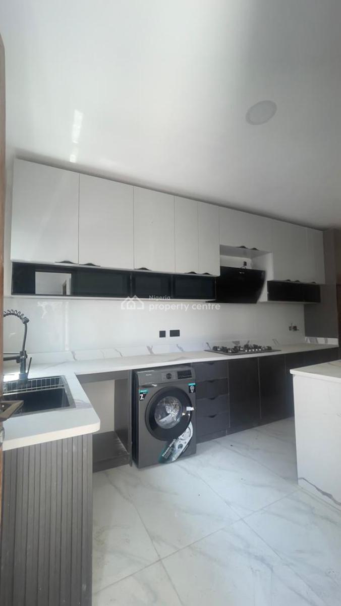 Luxury 2-bedroom Apartment with Fully Fitted Bq, Lekki Phase 1, Lekki, Lagos, Flat / Apartment for Sale