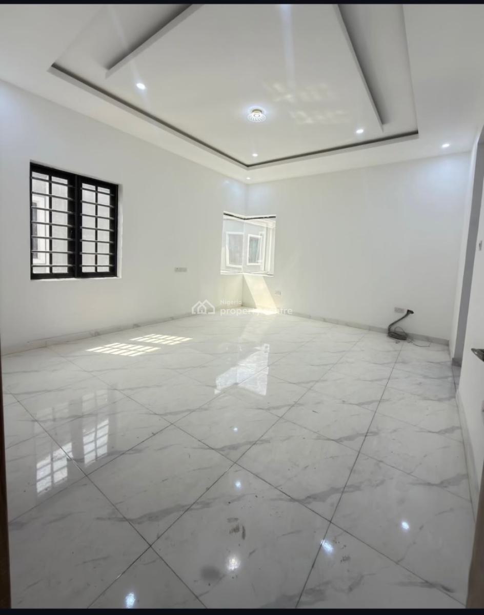 5 Bedroom Spacious House with a Bq, Magodo Gra Phase 2, Magodo, Lagos, Detached Duplex for Sale