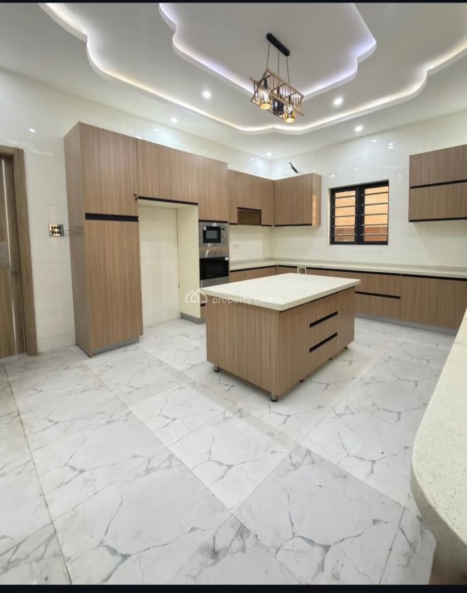 5 Bedroom Spacious House with a Bq, Magodo Gra Phase 2, Magodo, Lagos, Detached Duplex for Sale