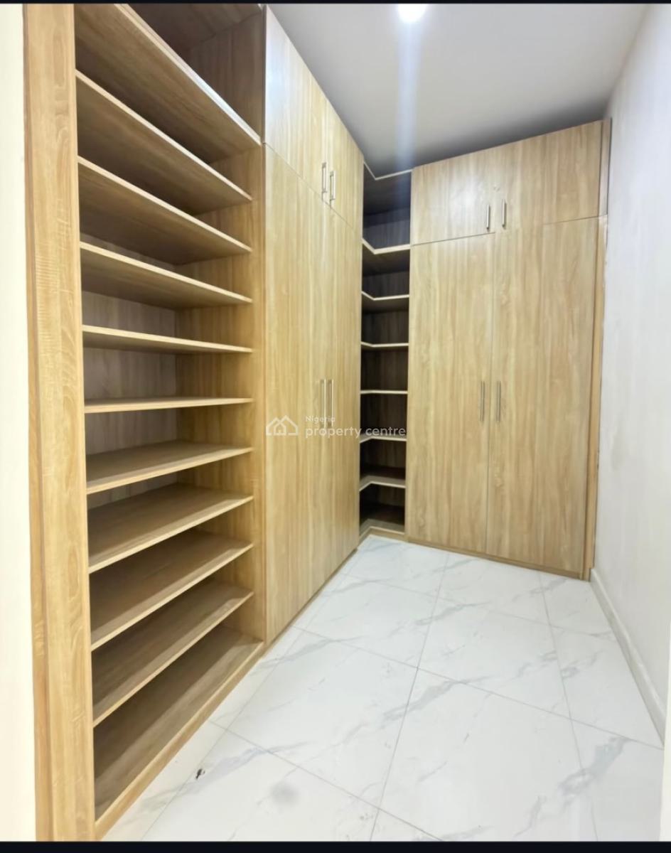 5 Bedroom Spacious House with a Bq, Magodo Gra Phase 2, Magodo, Lagos, Detached Duplex for Sale