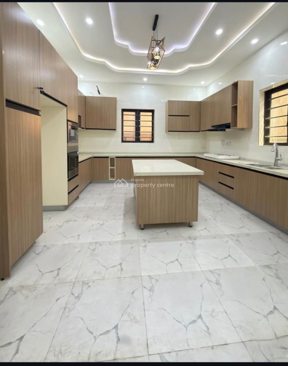 5 Bedroom Spacious House with a Bq, Magodo Gra Phase 2, Magodo, Lagos, Detached Duplex for Sale