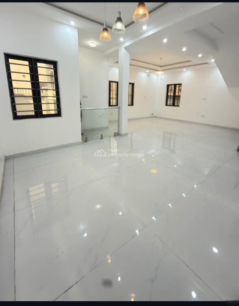 5 Bedroom Spacious House with a Bq, Magodo Gra Phase 2, Magodo, Lagos, Detached Duplex for Sale