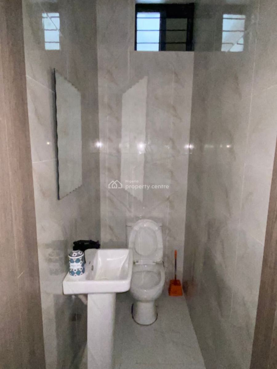 Spacious 3-bedroom Terrace Apartment with a Room Service Quarters, Lekki Right, Lekki Phase 1, Lekki, Lagos, Flat / Apartment for Rent