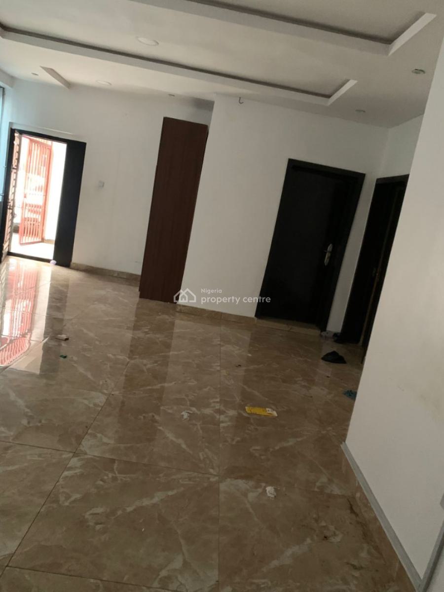 Well Maintained 2 Bedroom Flat, Platinum Way, Lekki, Lagos, Flat / Apartment for Rent