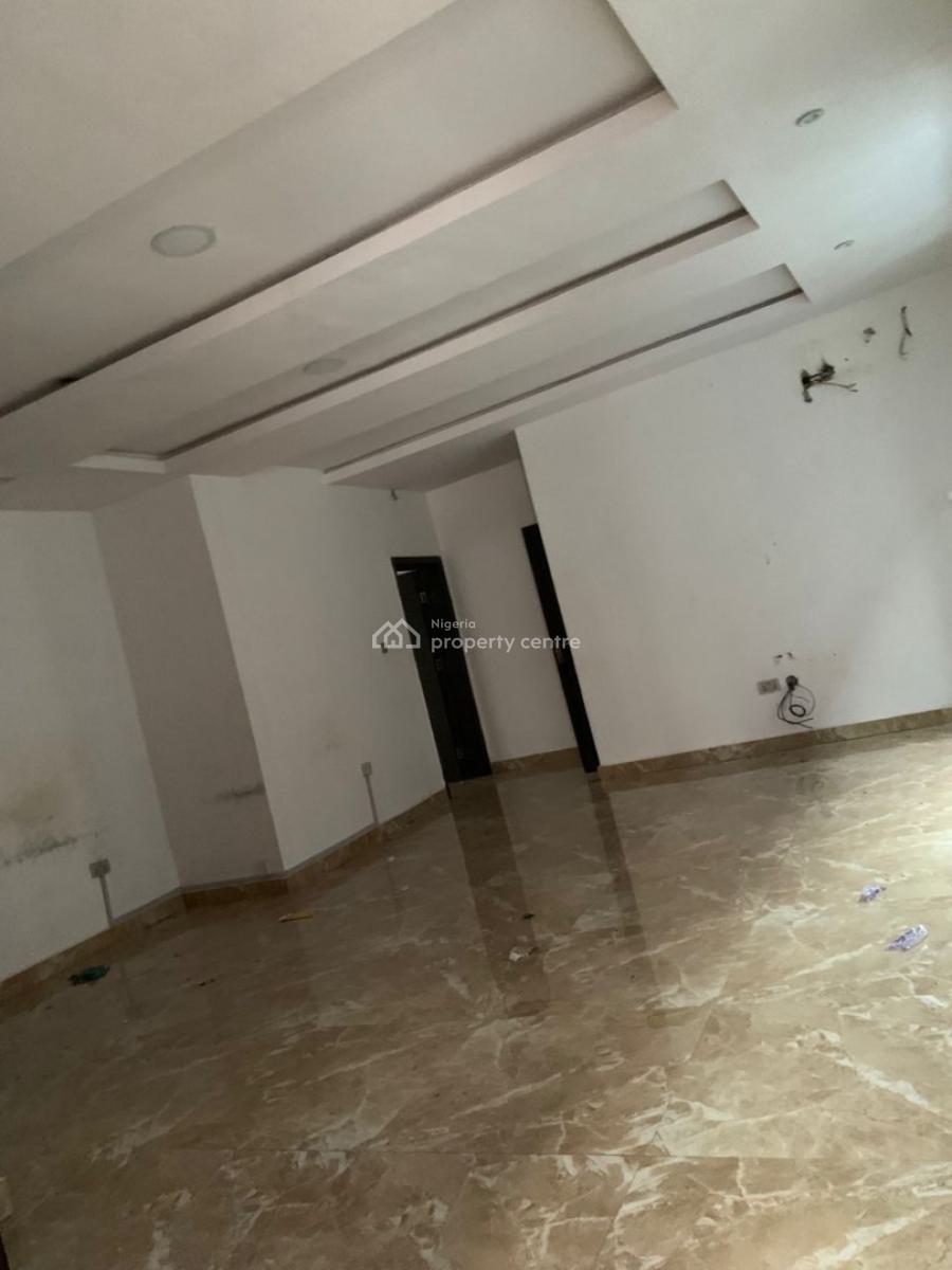 Well Maintained 2 Bedroom Flat, Platinum Way, Lekki, Lagos, Flat / Apartment for Rent