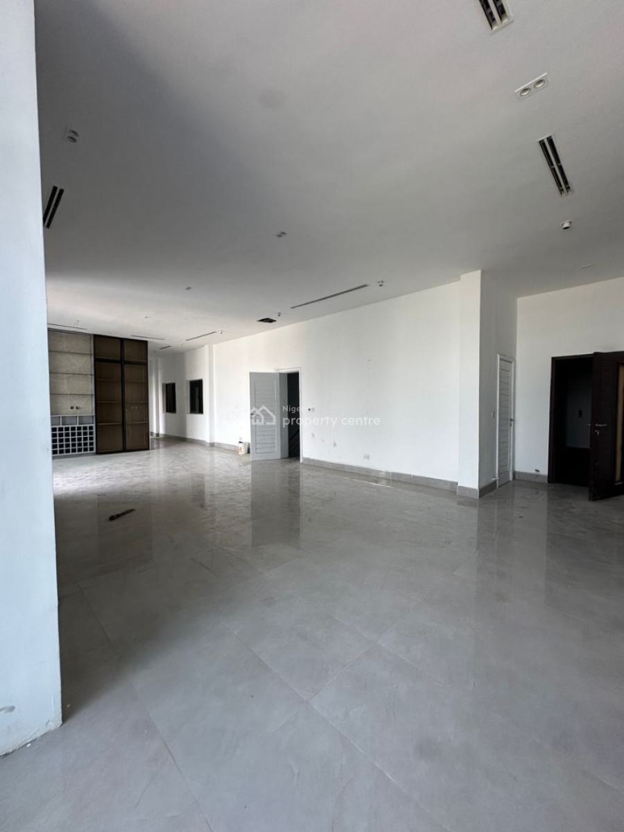 Super-spacious Luxury 3-bedroom Penthouse on The 8th Floor, Ikoyi, Lagos, Flat / Apartment for Sale