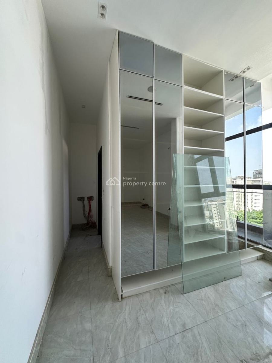 Super-spacious Luxury 3-bedroom Penthouse on The 8th Floor, Ikoyi, Lagos, Flat / Apartment for Sale