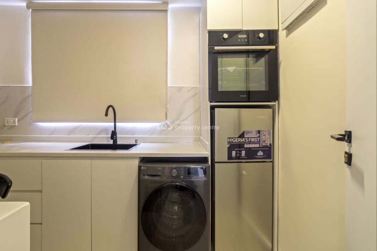 Luxury 1 Bedroom Apartment with a Swimming Pool, Ichie Mike Ejezie Street, Lekki Phase 1, Lekki, Lagos, Flat / Apartment Short Let