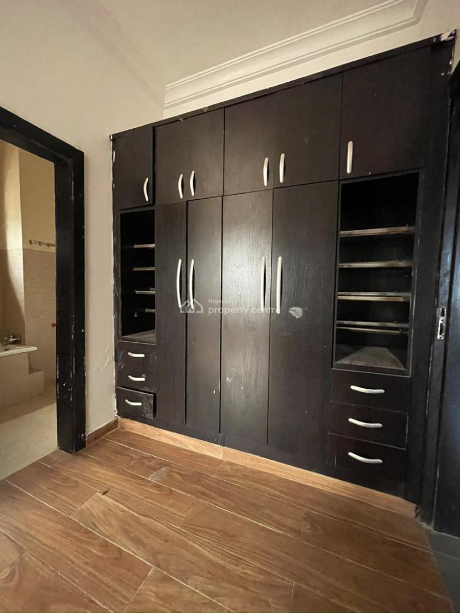 Fully Serviced Spacious 3 Bedrooms Apartment, Upstairs with 1 Room Bq., Agungi, Lekki, Lagos, Flat / Apartment for Rent