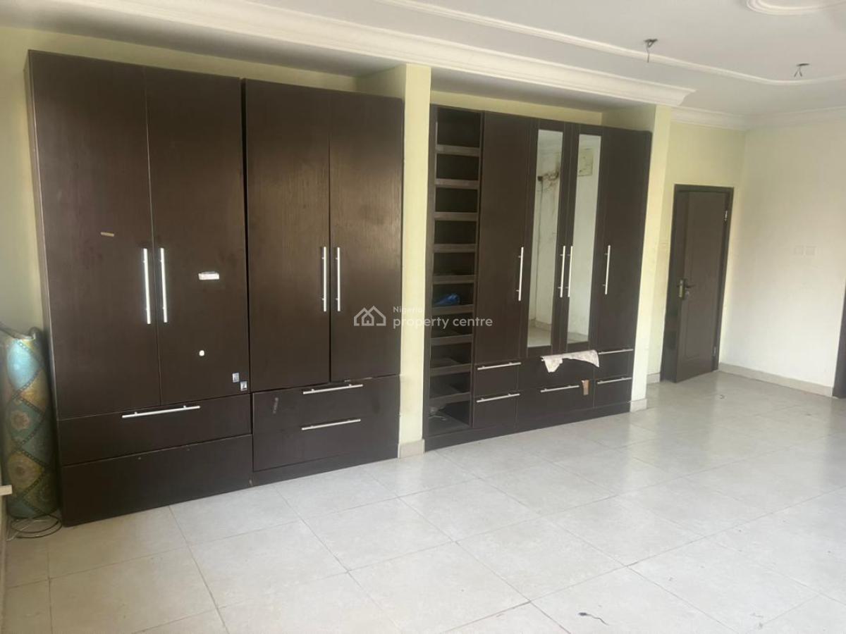 Self Compound 4 Bedrooms Semi-detached House with 2 Rooms Bq, Lekki Phase 1, Lekki, Lagos, Semi-detached Duplex for Rent