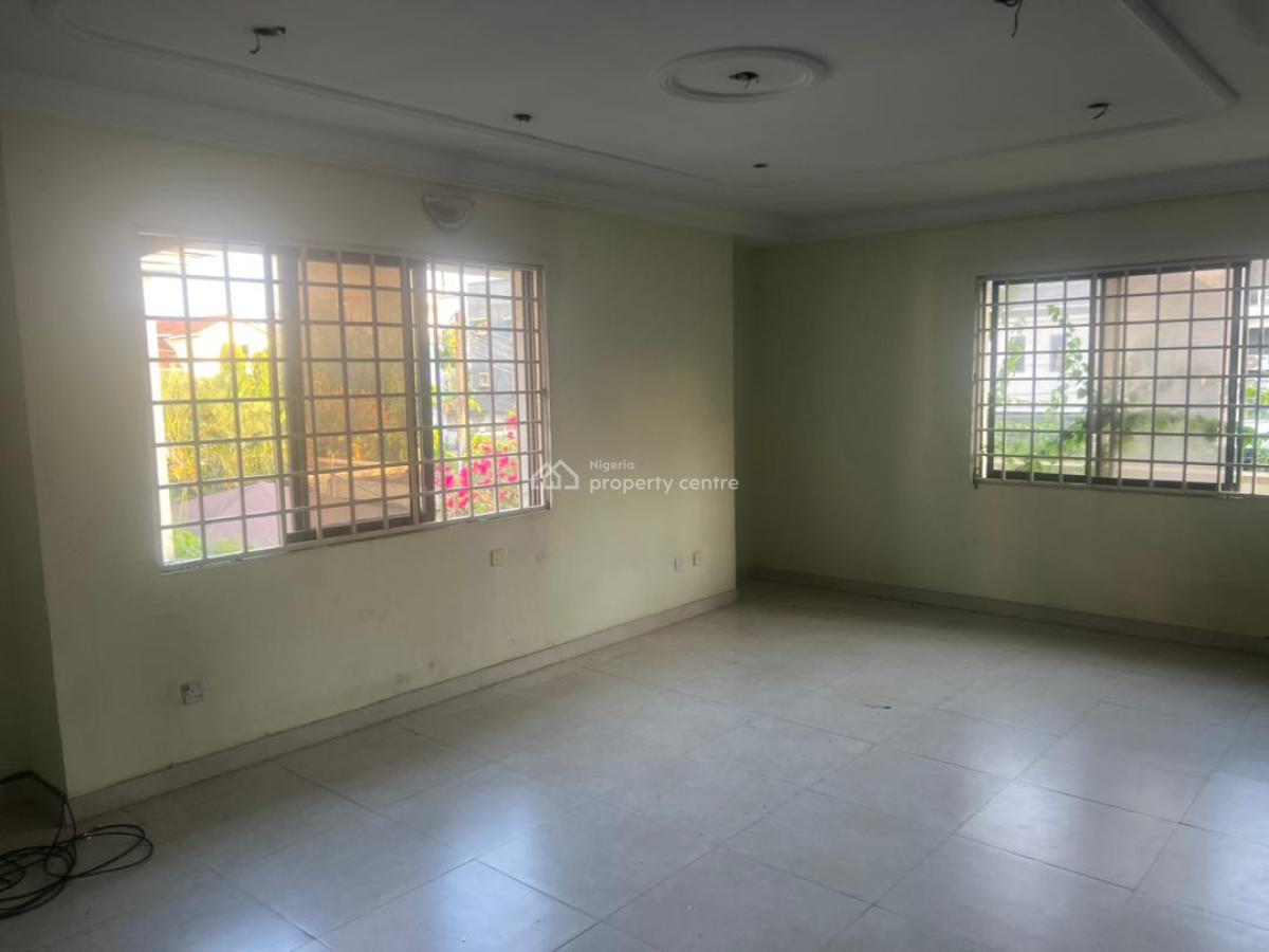 Self Compound 4 Bedrooms Semi-detached House with 2 Rooms Bq, Lekki Phase 1, Lekki, Lagos, Semi-detached Duplex for Rent