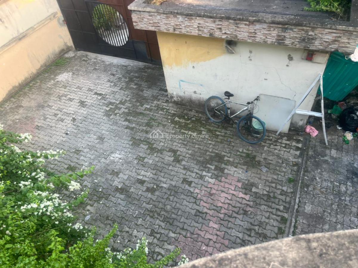 Self Compound 4 Bedrooms Semi-detached House with 2 Rooms Bq, Lekki Phase 1, Lekki, Lagos, Semi-detached Duplex for Rent