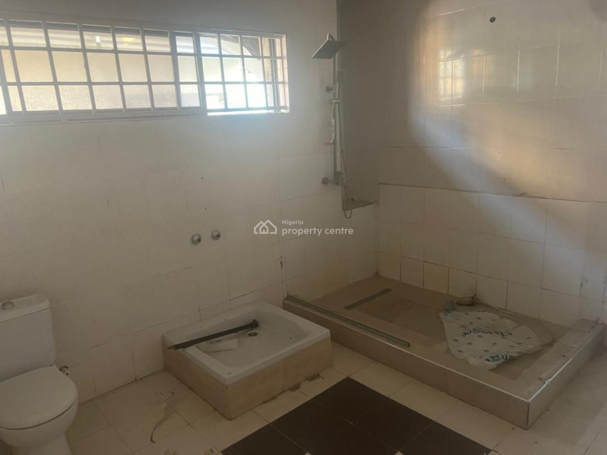 Self Compound 4 Bedrooms Semi-detached House with 2 Rooms Bq, Lekki Phase 1, Lekki, Lagos, Semi-detached Duplex for Rent