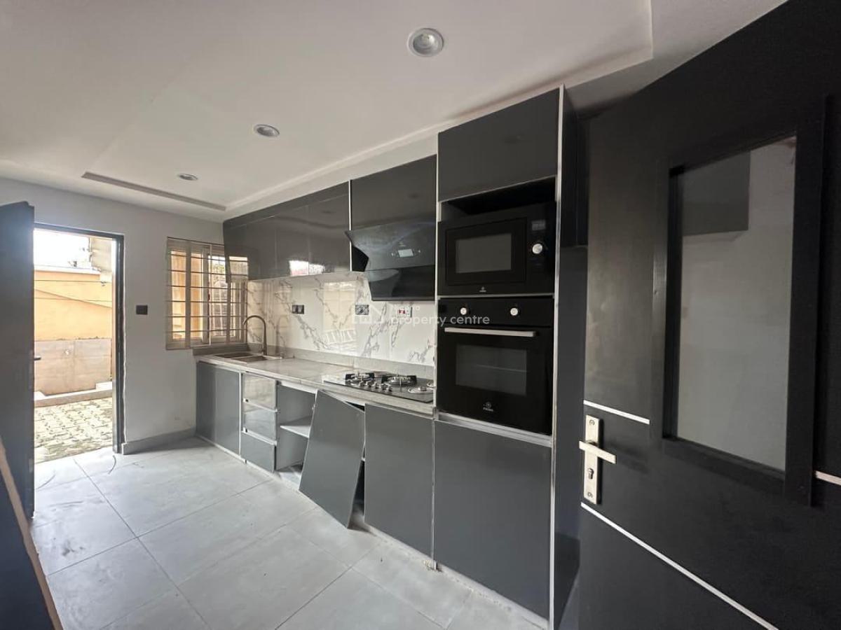 3 Bedroom Apartment with Bq, Lekki Phase 1, Lekki, Lagos, Flat / Apartment for Sale