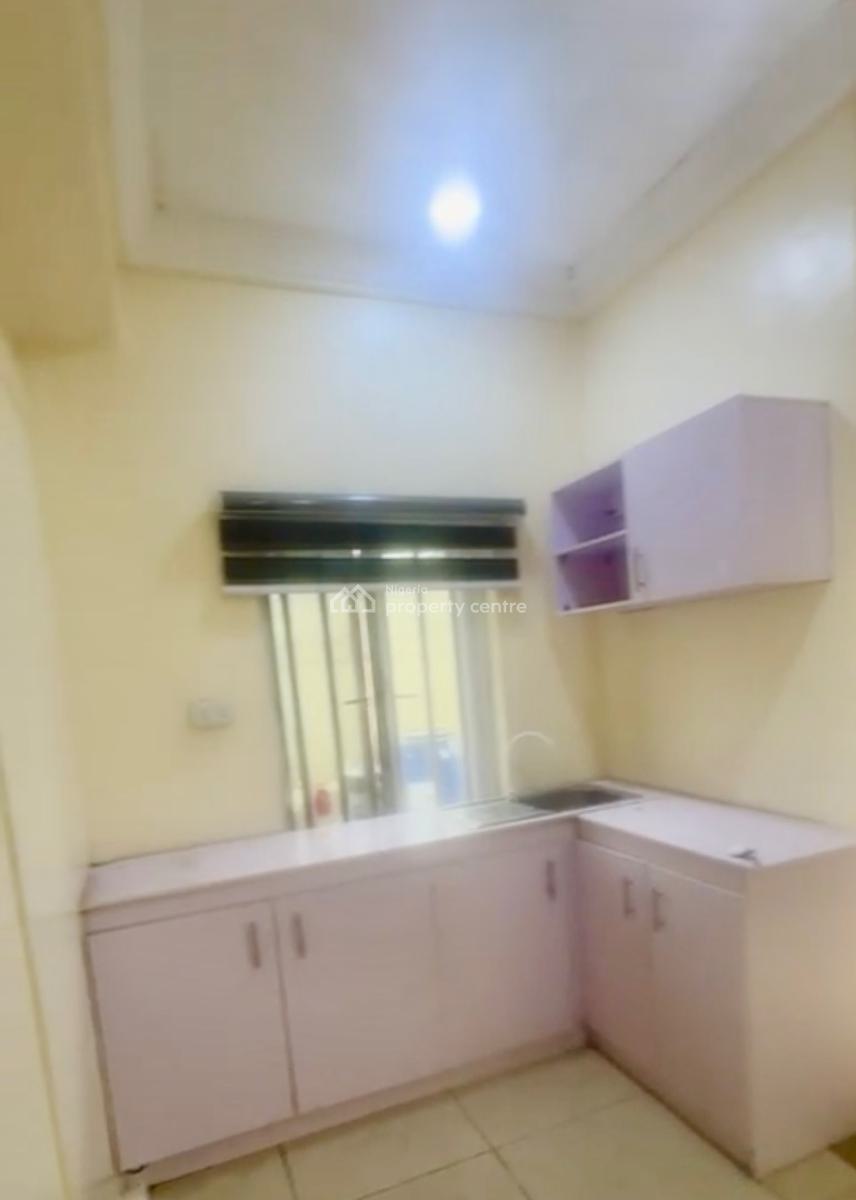 Spacious in a Good Estate, Vista View Estate, Lekki, Lagos, Mini Flat (room and Parlour) for Rent