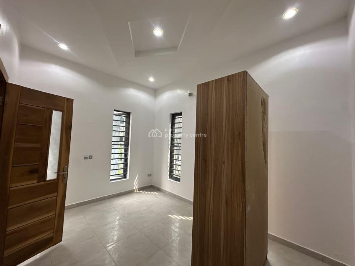 5 Bedroom Fully Detached House with Bq, Ikota, Lekki, Lagos, Detached Duplex for Sale