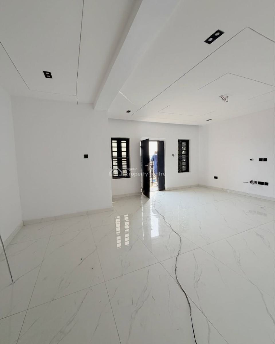 Luxuriously Built 3 Bedrooms Apartment, Yaba, Lagos, Flat / Apartment for Sale