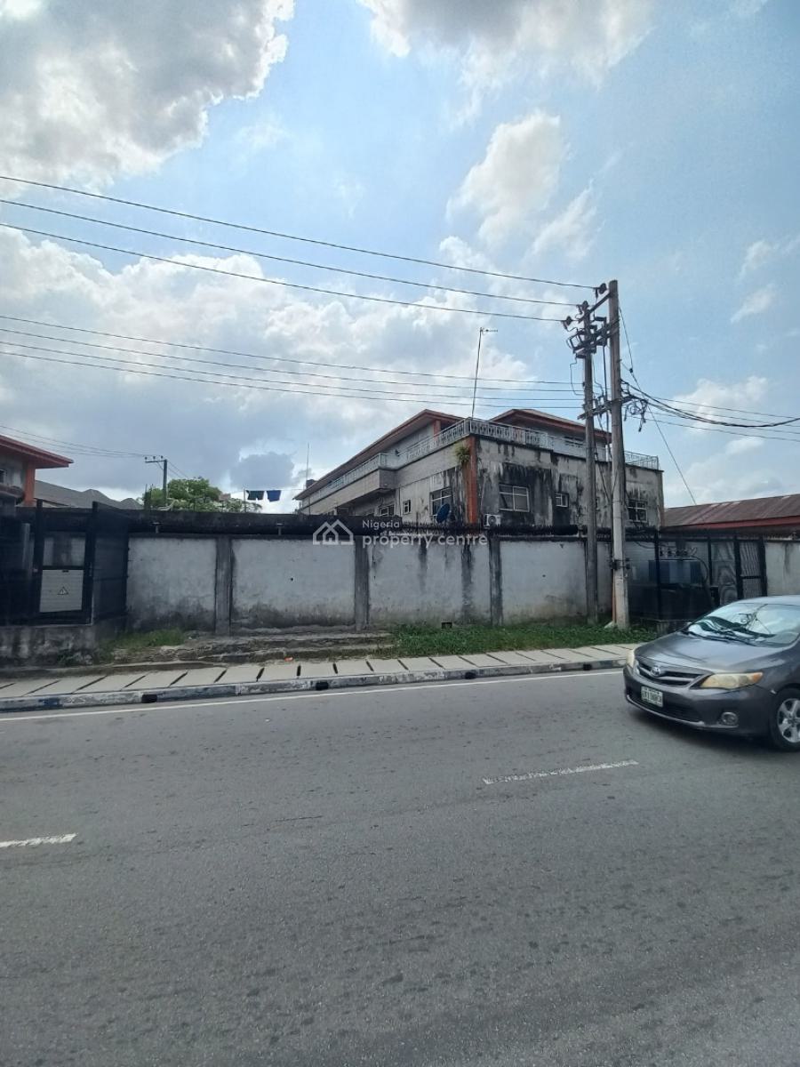 2 ½ Plots of Land with 4 Bedroom Flat & 3 Units of 3 Bedroom Flats, Tombia Extension, Gra Phase 3, Port Harcourt, Rivers, Block of Flats for Sale