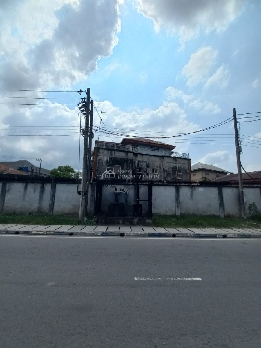 2 ½ Plots of Land with 4 Bedroom Flat & 3 Units of 3 Bedroom Flats, Tombia Extension, Gra Phase 3, Port Harcourt, Rivers, Block of Flats for Sale