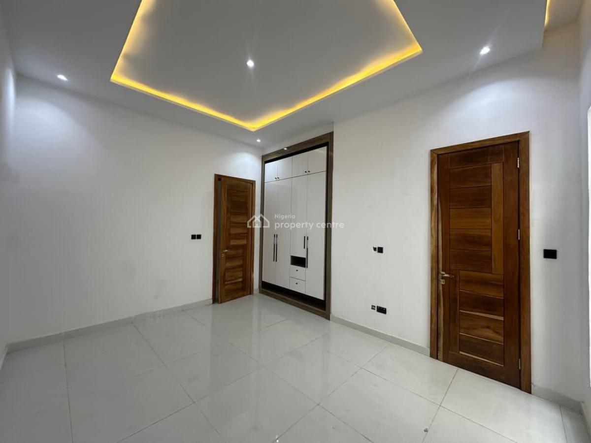 5 Bedroom Fully Detached House with Bq, Ikota, Lekki, Lagos, Detached Duplex for Sale
