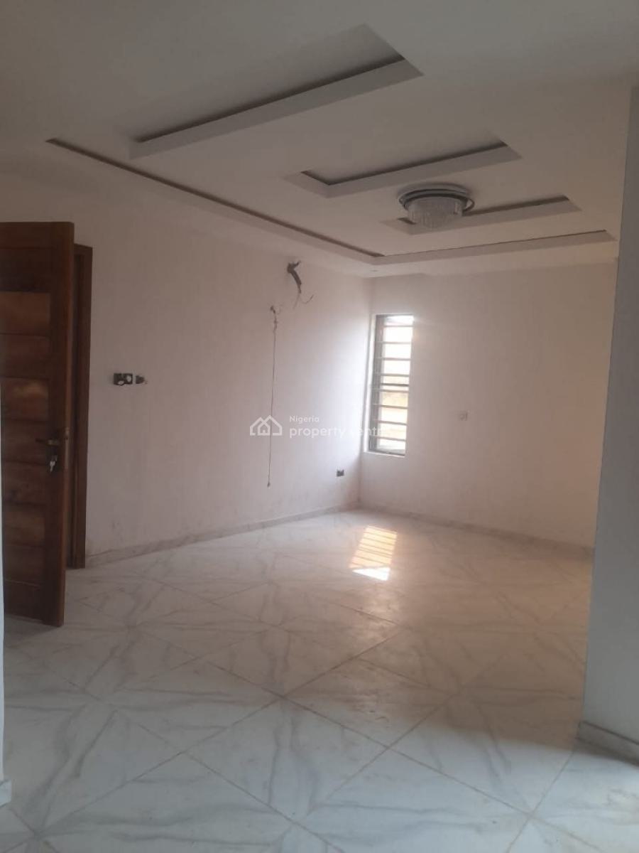 Classic 4 Bedroom Terrace, Along Orchid Road Before Roundabout., Lekki, Lagos, Terraced Duplex for Rent