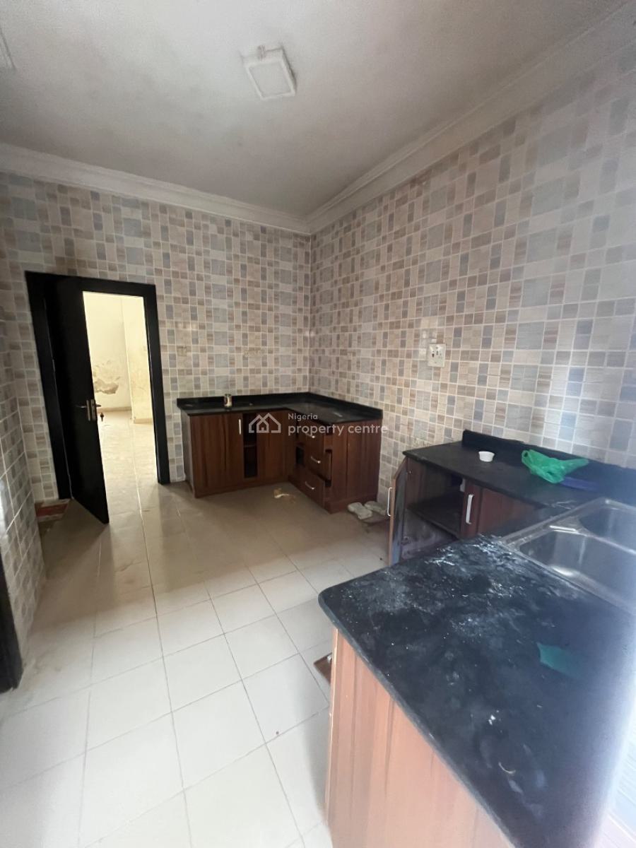 Luxury 3 Bedroom Beautiful Flat Downstairs, Mobil Road Ilaje, Ajah, Lagos, Flat / Apartment for Rent