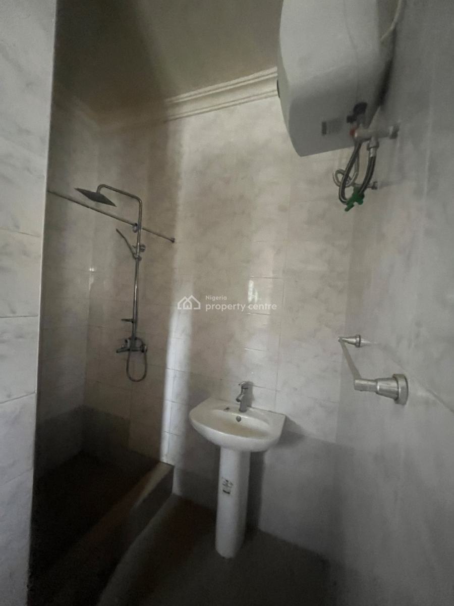 Luxury 3 Bedroom Beautiful Flat Downstairs, Mobil Road Ilaje, Ajah, Lagos, Flat / Apartment for Rent