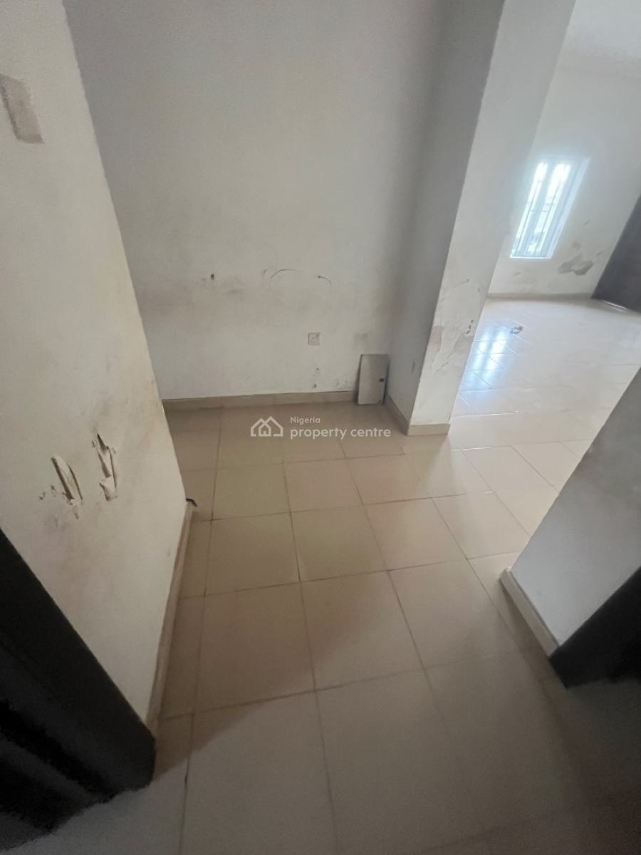 Luxury 3 Bedroom Beautiful Flat Downstairs, Mobil Road Ilaje, Ajah, Lagos, Flat / Apartment for Rent