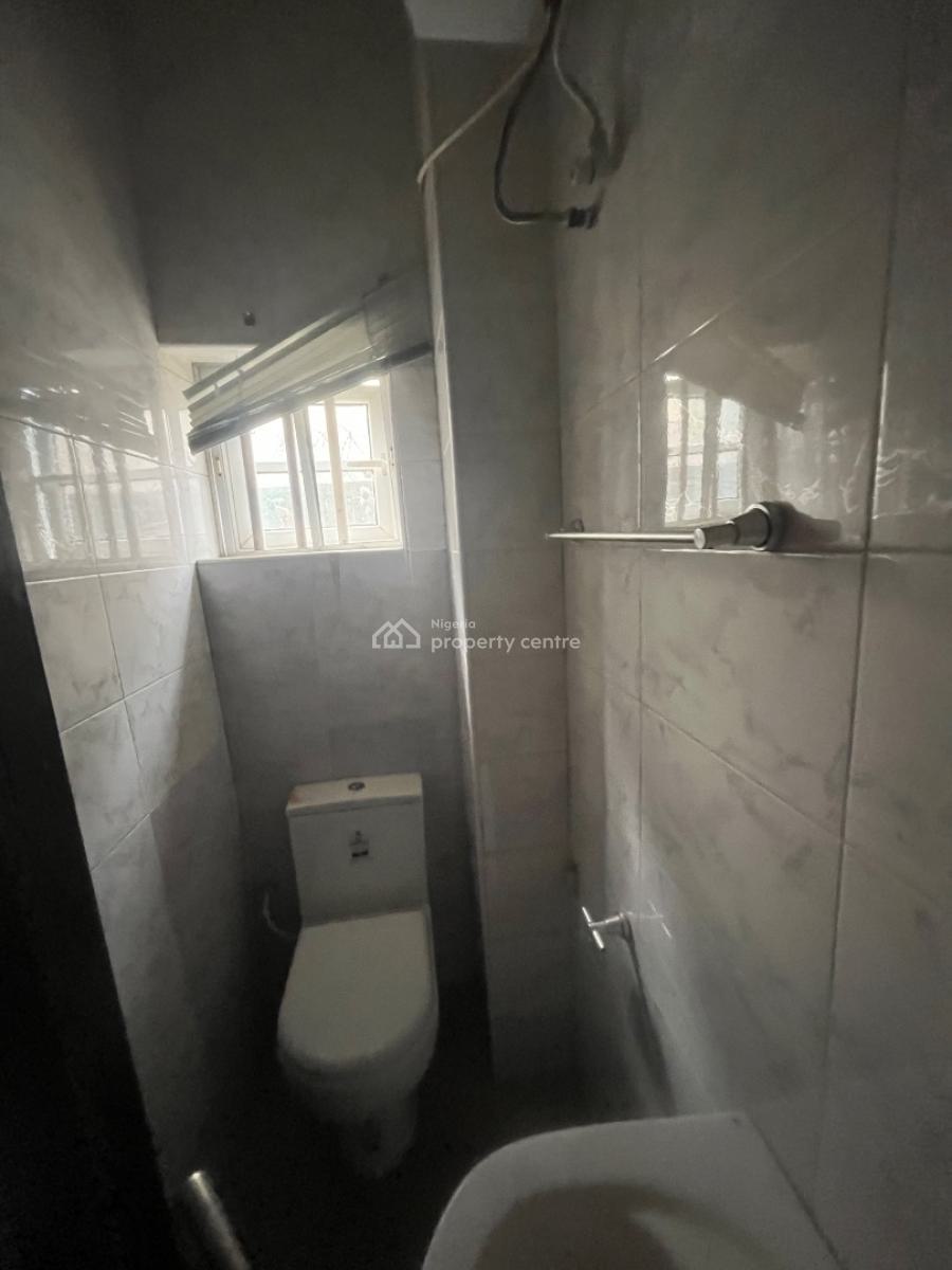 Luxury 3 Bedroom Beautiful Flat Downstairs, Mobil Road Ilaje, Ajah, Lagos, Flat / Apartment for Rent