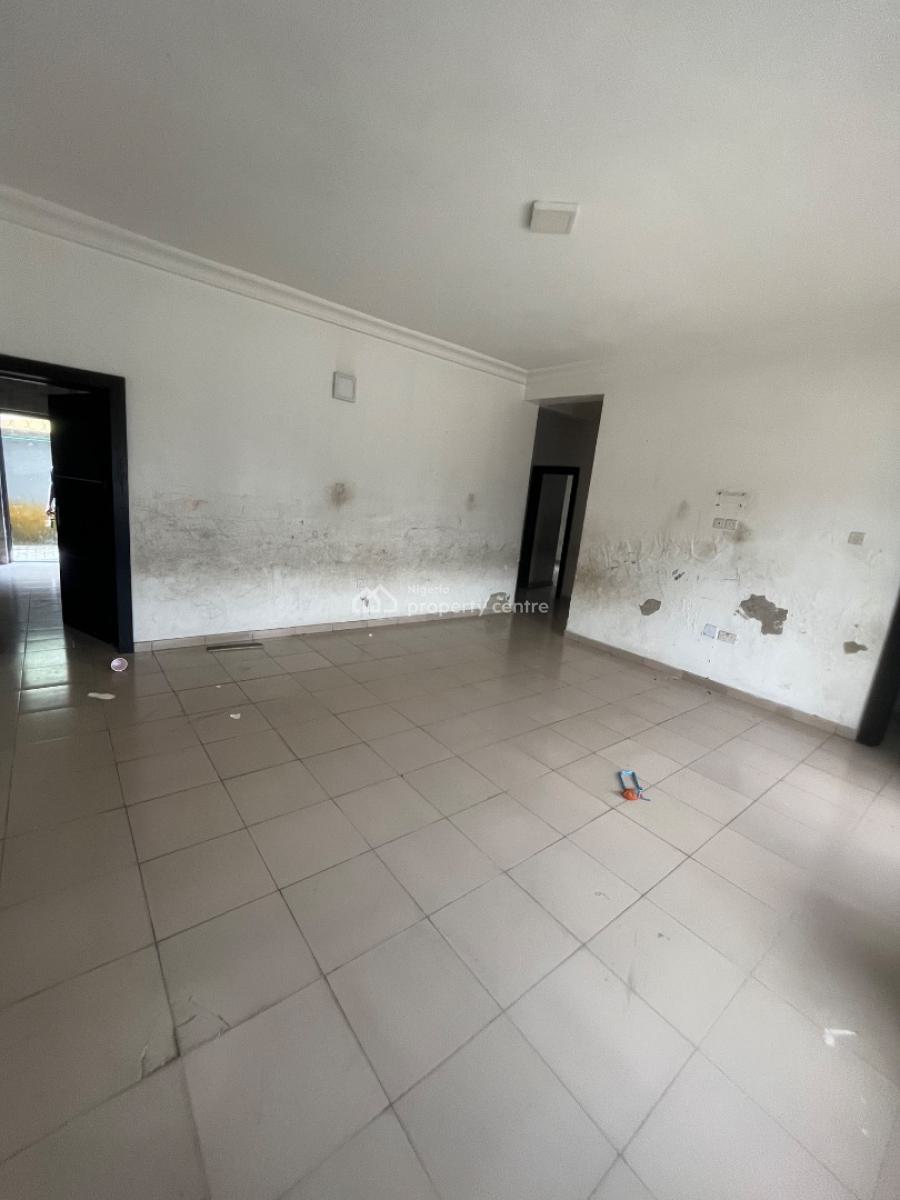 Luxury 3 Bedroom Beautiful Flat Downstairs, Mobil Road Ilaje, Ajah, Lagos, Flat / Apartment for Rent