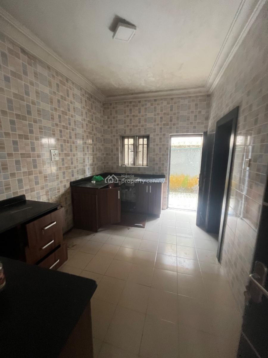 Luxury 3 Bedroom Beautiful Flat Downstairs, Mobil Road Ilaje, Ajah, Lagos, Flat / Apartment for Rent