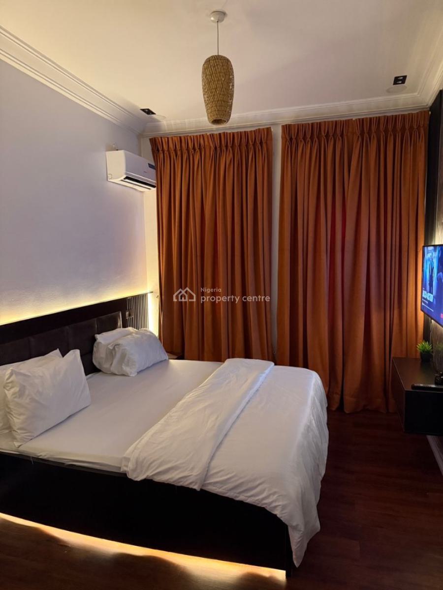 Brand New Cozy One Bed Apartment with Snooker and Swimming Pool, Lekki Phase 1, Lekki, Lagos, Flat / Apartment Short Let