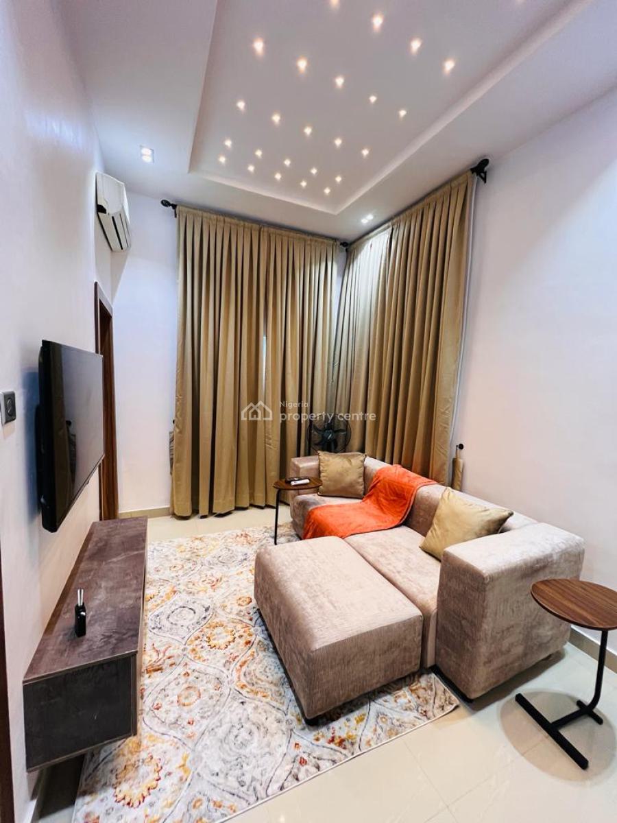 Velvet-luxurious 1bedroom Smart Home with Ps5, Pool,gym,balcony, Board, Lekki Phase 1, Lekki, Lagos, Flat / Apartment Short Let
