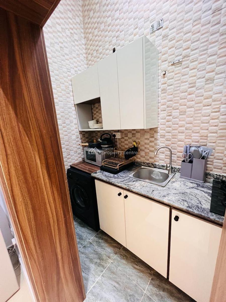 Velvet-luxurious 1bedroom Smart Home with Ps5, Pool,gym,balcony, Board, Lekki Phase 1, Lekki, Lagos, Flat / Apartment Short Let