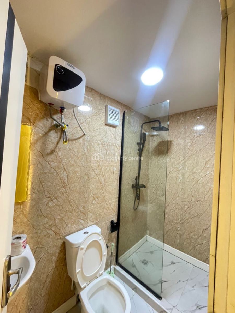 Luxurious and Spacious 2 Bedroom Apartment in a Secured Estate, Lekki Phase 1, Lekki, Lagos, House Short Let