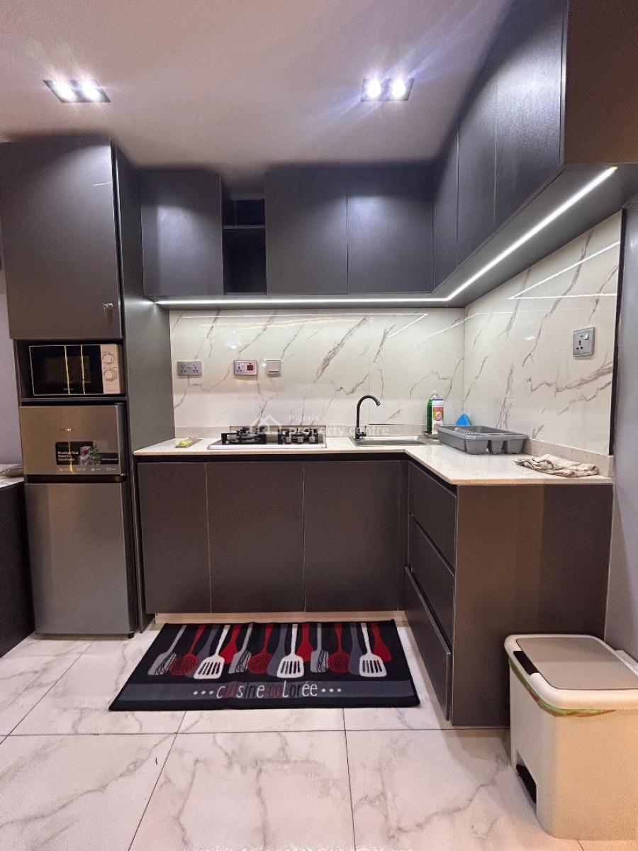 Luxurious and Spacious 2 Bedroom Apartment in a Secured Estate, Lekki Phase 1, Lekki, Lagos, Flat / Apartment Short Let