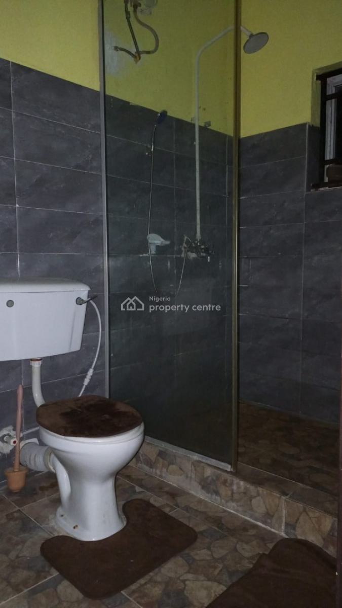 Rooms in a Shared Apartment with Furnished Parlour & Equipped Kitchen, Gated and Secured Estate, Sangotedo, Ajah, Lagos, Flat / Apartment for Rent