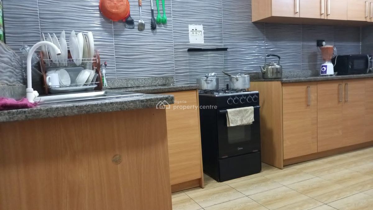 Rooms in a Shared Apartment with Furnished Parlour & Equipped Kitchen, Sangotedo, Ajah, Lagos, Flat / Apartment for Rent