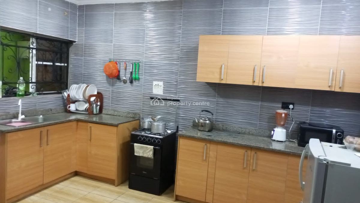 Rooms in a Shared Apartment with Furnished Parlour & Equipped Kitchen, Sangotedo, Ajah, Lagos, Flat / Apartment for Rent