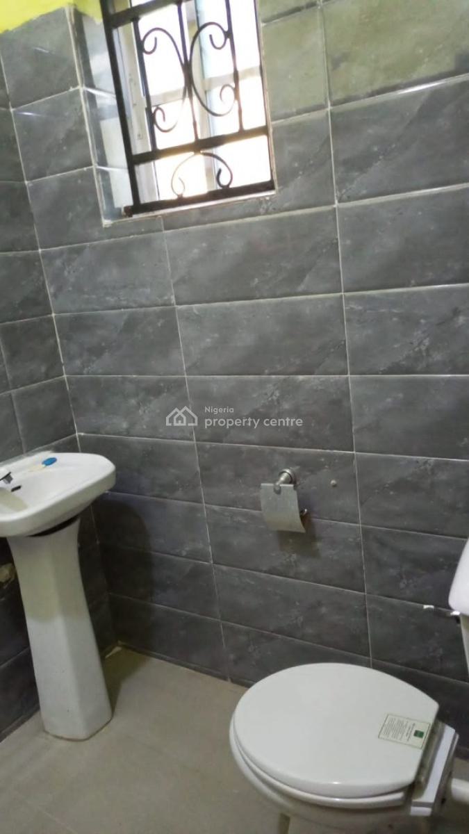 Rooms in a Shared Apartment with Furnished Parlour & Equipped Kitchen, Sangotedo, Ajah, Lagos, Flat / Apartment for Rent