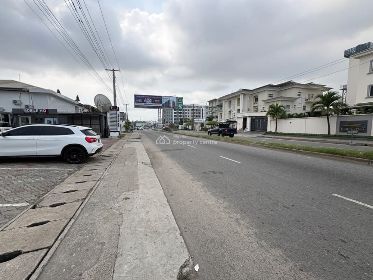 Shop Space, Admiralty Road Lekki Phase 1, Lekki, Lagos, Office Space for Rent