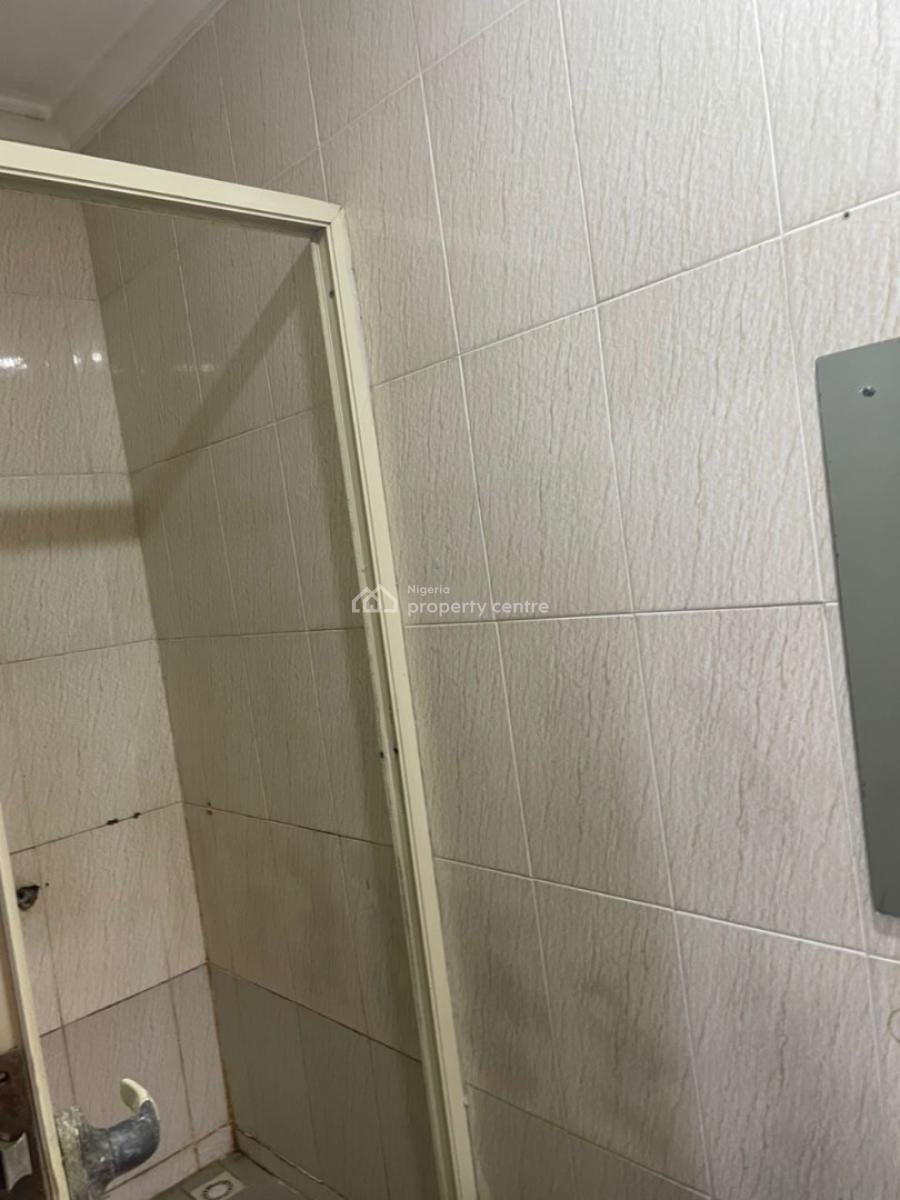 Self Contain, Off Admiralty Way, Lekki Phase 1, Lekki, Lagos, Self Contain (single Rooms) for Rent