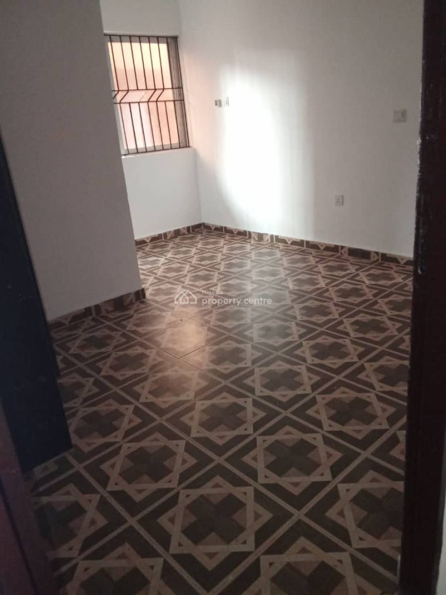 a Well-maintained 3 Bedroom Flat Located in The Serene and Secure Ikat, Ikate Elegushi, Lekki, Lagos, Flat / Apartment for Rent