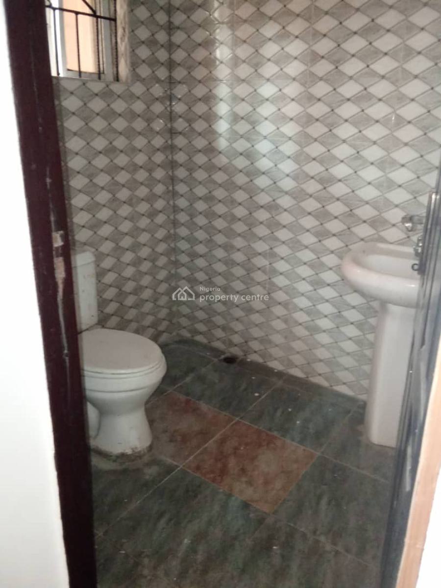a Well-maintained 3 Bedroom Flat Located in The Serene and Secure Ikat, Ikate Elegushi, Lekki, Lagos, Flat / Apartment for Rent