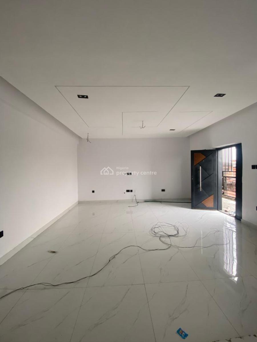 Executive 3 Bedroom Apartment, Yaba, Lagos, Flat / Apartment for Rent