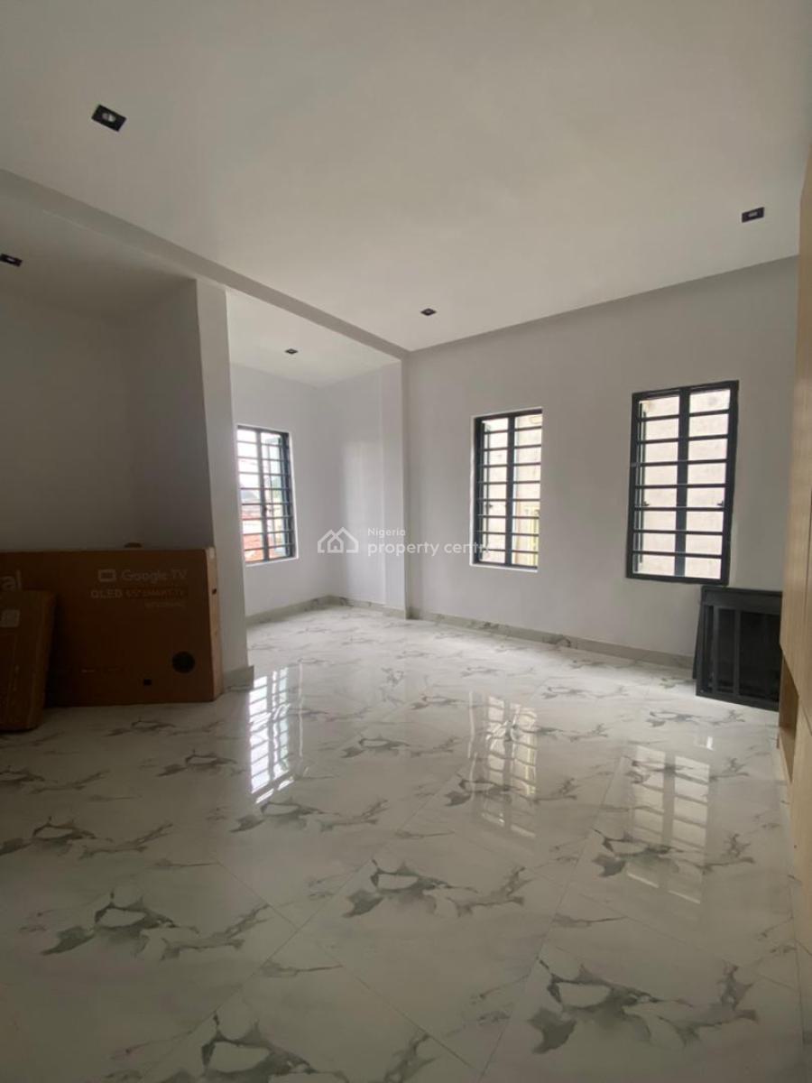 Executive 3 Bedroom Apartment, Yaba, Lagos, Flat / Apartment for Rent